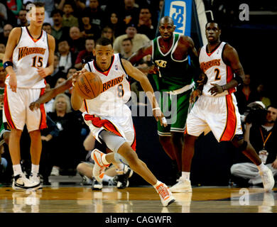 Golden State Warriors Monta Ellis entra nella corte aperta Mercoledì notte 20 giugno 2008 aganist Boston Celtics presso Oracle Arena di Oakland in California Foto di andare con Charticle di Monta Ellis.(Dan Rosenstrauch/Contra Costa Times) Foto Stock