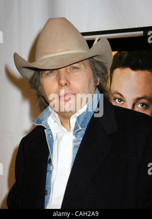 Jan 28, 2008 - Los Angeles, California, Stati Uniti d'America - Dwight Yoakam arrivando alla premiere del film di Vince Vaughn's Wild West commedia tenutosi presso il teatro egiziano a Hollywood. (Credito immagine: Foto Stock