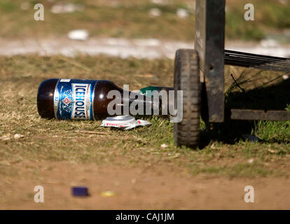 Giovedì, 27 dicembre 2007, Escondido, CALIFORNIA, STATI UNITI D'AMERICA Escondido è nel processo di edificazione [otto nuovi gruppi di vicinato] * * FATTO CONTROLLARE** nella sua missione area parco, una sezione di Escondido che è stato al centro di una povertà studio [Ultimo anno] * * FATTO CONTROLLARE**. I gruppi aiutano l'avvocato per meglio str Foto Stock