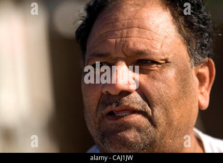 Giovedì, 27 dicembre 2007, Escondido, CALIFORNIA, STATI UNITI D'AMERICA Felipe Reyes ha derubato a knifepoint nel dicembre 2007 a fronte della sua missione Park home off del sambuco posto in Escondido. Come risultato dei problemi circostante, Reyes intende spostare nel gennaio 2008. Escondido è nel processo di sede, Foto Stock