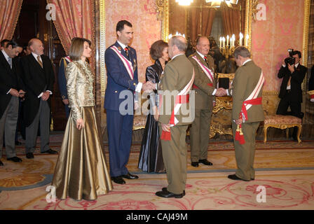 Spanish Royals Host Nuovo Anno ricezione militare. Il re Juan Carlos I di Spagna ospita i militari Pasques reception, un tradizionale nuovo anno celebrazione militare, al Palazzo Reale il 6 gennaio 2008 in Spagna a Madrid , Principe Felipe di Spagna, principessa Letizia di Spagna, la regina Sofia di Spagna e Re Foto Stock