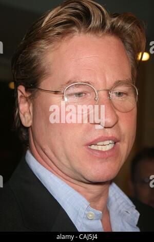 Gen 8, 2008 - Hollywood, California, Stati Uniti - Ho12557CHW.IL PALEY CENTRE FOR MEDIA PRESENTA LA PRIMA MONDIALE del poema epico nuova miniserie ''COMANCHE MOON" .BEVERLY HILLS, CA .01/08/08.VAL KILMER (credito Immagine: Â© Clinton Wallace/Globe foto/ZUMAPRESS.com) Foto Stock