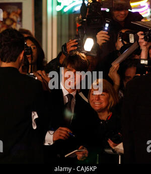 Jan 09, 2008 - Westwood, California, Stati Uniti d'America - l'attore TOM CRUISE arrivando al 'Mannuncio denaro' Los Angeles tenutosi al Mann Village Theatre. (Credito Immagine: © Lisa O'Connor/ZUMA Press) Foto Stock