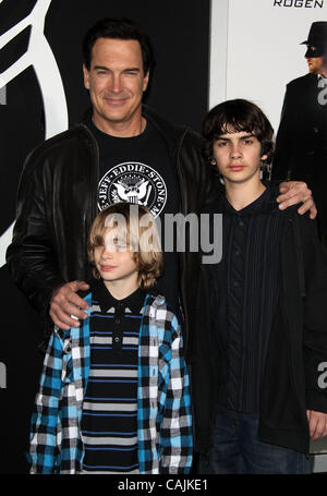 Gen. 10, 2011 - Hollywood, California, Stati Uniti - PATRICK WARBURTON arriva per la premiere del 'Hornet verde' Los Angeles Premiere al teatro cinese. (Credito Immagine: © Lisa O'Connor/ZUMAPRESS.com) Foto Stock