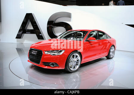 Gen. 10, 2011 - Detroit, Michigan, Stati Uniti d'America. La nuova Audi A6. Il 2011 North American International Auto Show (NAIAS) prende il via con la loro stampa evento al centro di Cobo. (Credito Immagine: © Scellino Gene/ZUMAPRESS.com) Foto Stock