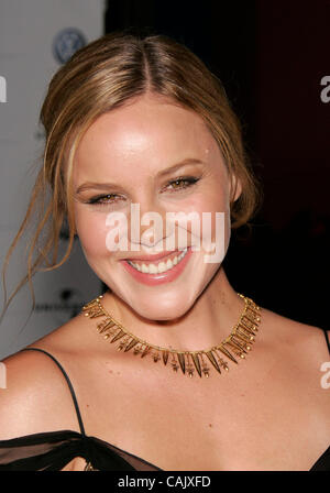 Ott 1, 2007 - CITTÀ UNIVERSALE, California, Stati Uniti d'America - attrice ABBIE CORNISH presso la "Elizabeth The Golden Age' Premiere Mondiale tenutasi presso l'Anfiteatro Universal CityWalk & cinema. (Credito Immagine: © Lisa O'Connor/ZUMA Press) Foto Stock