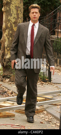 Oct 03, 2007 - New York, NY, STATI UNITI D'AMERICA - Attore BRAD PITT film una scena del suo nuovo film "Burn dopo la lettura" situato a Brooklyn. (Credito Immagine: © Nancy Kaszerman/ZUMA Press) Foto Stock