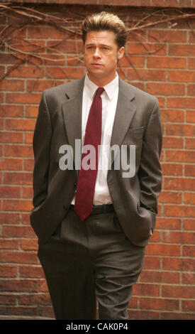 Oct 03, 2007 - New York, NY, STATI UNITI D'AMERICA - Attore BRAD PITT film una scena del suo nuovo film "Burn dopo la lettura" situato a Brooklyn. (Credito Immagine: © Nancy Kaszerman/ZUMA Press) Foto Stock