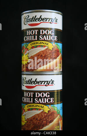 Sep 19, 2007 - Pensacola, FL, Stati Uniti d'America - una fabbrica al centro di un'estate botulismo focolaio in lattine di hot dog salsa chili è impostato per riaprire oggi. Castleberry del cibo società dice che vuole riprendere la produzione alla sua Augusta, in Georgia, in fabbrica. La fabbrica era spento a causa di un cittadino il botulismo outbre Foto Stock