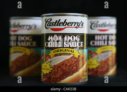 Sep 19, 2007 - Pensacola, FL, Stati Uniti d'America - una fabbrica al centro di un'estate botulismo focolaio in lattine di hot dog salsa chili è impostato per riaprire oggi. Castleberry del cibo società dice che vuole riprendere la produzione alla sua Augusta, in Georgia, in fabbrica. La fabbrica era spento a causa di un cittadino il botulismo outbre Foto Stock