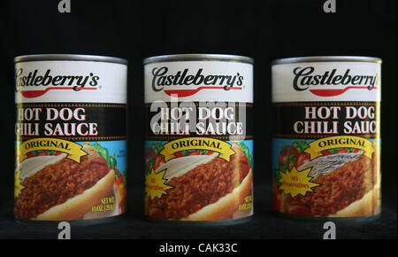 Sep 19, 2007 - Pensacola, FL, Stati Uniti d'America - una fabbrica al centro di un'estate botulismo focolaio in lattine di hot dog salsa chili è impostato per riaprire oggi. Castleberry del cibo società dice che vuole riprendere la produzione alla sua Augusta, in Georgia, in fabbrica. La fabbrica era spento a causa di un cittadino il botulismo outbre Foto Stock