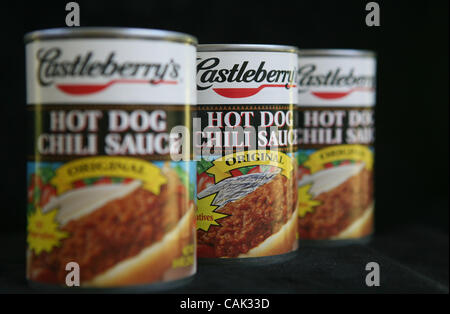 Sep 19, 2007 - Pensacola, FL, Stati Uniti d'America - una fabbrica al centro di un'estate botulismo focolaio in lattine di hot dog salsa chili è impostato per riaprire oggi. Castleberry del cibo società dice che vuole riprendere la produzione alla sua Augusta, in Georgia, in fabbrica. La fabbrica era spento a causa di un cittadino il botulismo outbre Foto Stock