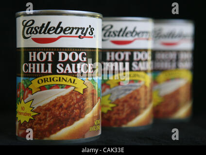 Sep 19, 2007 - Pensacola, FL, Stati Uniti d'America - una fabbrica al centro di un'estate botulismo focolaio in lattine di hot dog salsa chili è impostato per riaprire oggi. Castleberry del cibo società dice che vuole riprendere la produzione alla sua Augusta, in Georgia, in fabbrica. La fabbrica era spento a causa di un cittadino il botulismo outbre Foto Stock