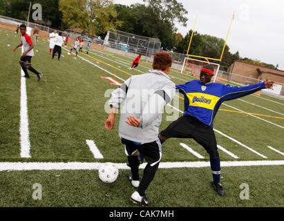 da sinistra a destra sul campo pratica alla Humboldt High School