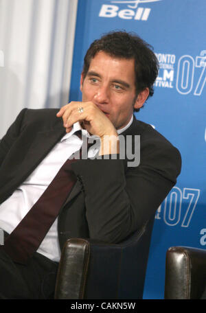 Sep 09, 2007 - Toronto, ON, Canada - Clive Owen alla conferenza stampa per "Elizabeth: l'età d'Oro" del 2007 a Toronto International Film Festival. (Credito Immagine: © Dan Herrick/ZUMA Press) Foto Stock