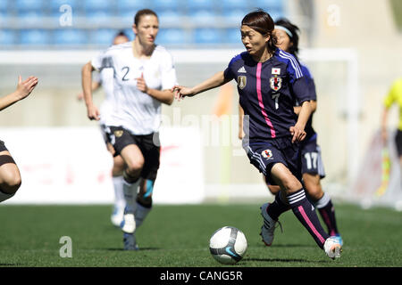 Kozue Ando (JPN), 7 marzo 2012 - Calcio : Kozue Ando del Giappone in azione durante l'Algarve Calcio Femminile Cup 2012 partita finale tra Germania 4-3 Giappone a Algarve Stadium, Faro, Portogallo. (Foto di AFLO) [2268] Foto Stock