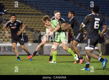 Azione dalla Nuova Zelanda vs Australia match durante il round 7 del rugby 7s world series a Tokyo in Giappone il 31 marzo, 2012. La Nuova Zelanda ha vinto 22-10, . Fotografo: Robert Gilhooly Foto Stock