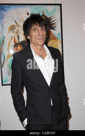 Ronnie Wood di presenze per la raccolta simbolica presenta Ronnie Wood volti, tempi e luoghi mostra, New York. Foto di: Kristin Callahan/Everett raccolta/Alamy Live News. Foto Stock