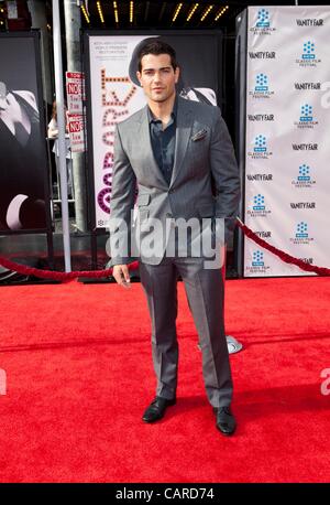 Jesse Metcalfe presso gli arrivi per 2012 TCM Classic Film Festival apertura notturna Premiere di Gala del cabaret quarantesimo anniversario di restauro, Grauman's Chinese Theatre di Los Angeles, CA 12 aprile 2012. Foto di: Emiley Schweich/Everett Collection Foto Stock