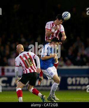 17.04.12 Peterborough, Regno Unito. Jose Fonte in azione durante la Football Association Npower Championship match tra Peterborough e Southampton, giocato al London Road. Foto Stock