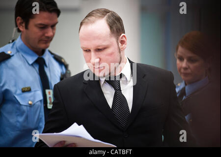 Oslo, Norvegia. 19/04/2012. Anders Behring Breivik in tribunale. Foto Stock