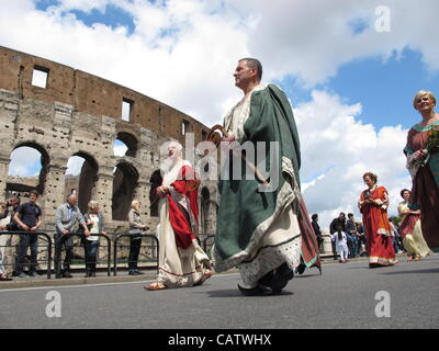 2765 Compleanno - nascita di Roma le celebrazioni dal Colosseo, Roma, Italia, il 22 aprile, 2012 Foto Stock