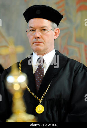 Scienziato tedesco Christoph Wanner dell Ospedale universitario di Würzburg, ha ricevuto un dottorato onorario di medicina a Praga Repubblica Ceca, lunedì, 23 aprile 2012. (CTK foto/Stanislav Zbynek) Foto Stock