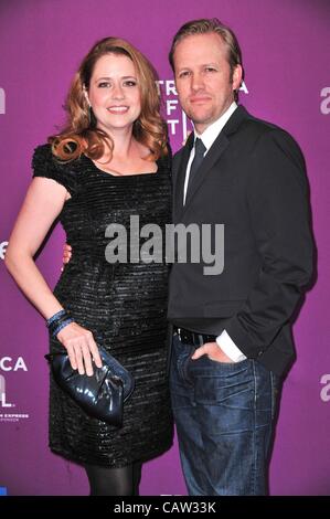 Jenna Fischer presso gli arrivi per meccanica gigante uomo Premiere al Tribeca Film Festival 2012, Scuola di Arti Visive (SVA) Theatre di New York, NY Aprile 23, 2012. Foto di: Gregorio T. Binuya/Everett Collection Foto Stock