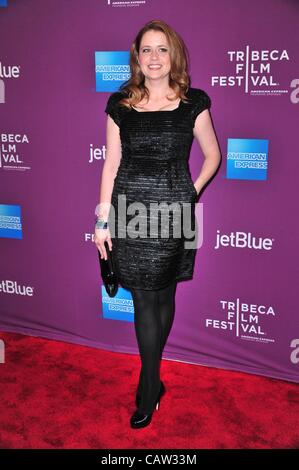 Jenna Fischer presso gli arrivi per meccanica gigante uomo Premiere al Tribeca Film Festival 2012, Scuola di Arti Visive (SVA) Theatre di New York, NY Aprile 23, 2012. Foto di: Gregorio T. Binuya/Everett Collection Foto Stock