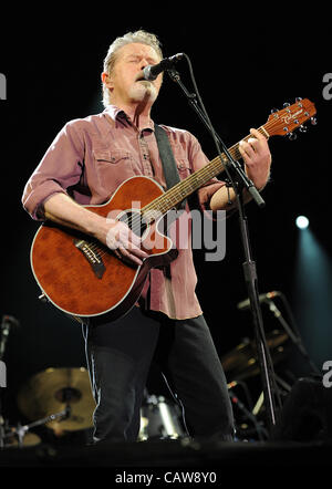 Oct 10, 2010 - Austin, Texas, Stati Uniti d'America - musicista DON HENLEY della band The Eagles suona dal vivo come parte del 2010 Austin City Limits Music Festival che ha avuto luogo a Zilker park situato nel centro di Austin. Copyright 2010 Jason Moore. (Credito Immagine: © Jason Moore/ZUMAPRESS.com) Foto Stock