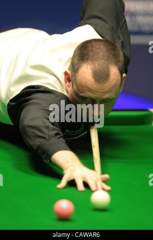 25.04.2012, Sheffield, Inghilterra. Mark Williams in azione durante il World Snooker Championship dal Crucible Theatre. Foto Stock