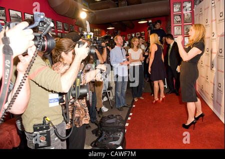Aprile 25, 2012 - Hollywood, California, Stati Uniti - Attrice MARY McCORMACK pone sul tappeto rosso al urrà per Evento Hollygrove celebra i suoi cento anni di Hollywood presso il Museo di Hollywood Museum. (Credito Immagine: © Lisa Rose/ZUMAPRESS.com) Foto Stock