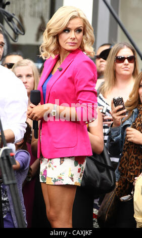 KATHERINE JENKINS Katherine Jenkins esegue su EXTRA TV LOS ANGELES CALIFORNIA USA 03 Maggio 2012 Foto Stock