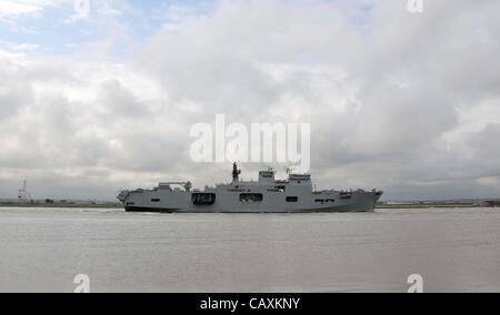 HMS Ocean. Il fiume Tamigi. Rainham. Essex, Regno Unito, Venerdì. 04/05/2012. Olimpiadi di Londra 2012 esercitazioni di sicurezza. Foto Stock