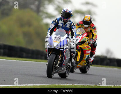 07.05.2012 Oulton Park, Inghilterra. British Superbike. Assicurazione MCE British Superbike rider John Laverty in sella per il Team Splitlath-Redmond Racing in azione durante il British Superbike a Oulton Park, Cheshire. Foto Stock