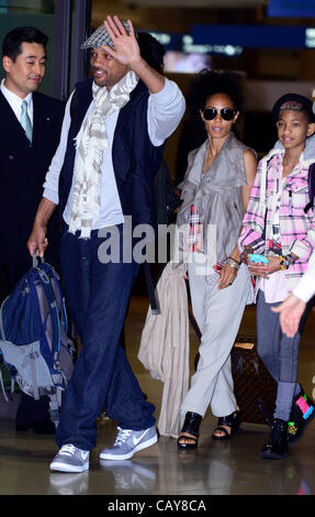 Gen. 16, 2012 - Seoul, Corea del Sud - Attore Will Smith è arrivato aeroporto per promuovere il film 'Men in Black III', all'Aeroporto Internazionale di Incheon Incheon, Corea del Sud il 6 maggio 2012. Il filmato è di essere rilasciato in Corea del Sud il 24 maggio. (Credito Immagine: © Corea Jana Jana/press/ZUMAPRESS.com) Foto Stock