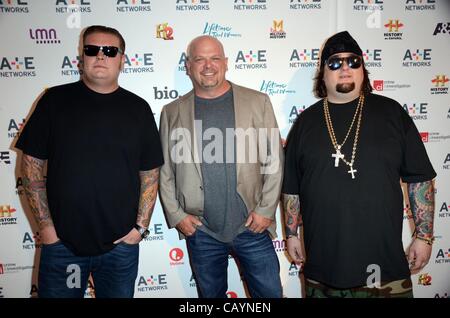 Pedina Stelle, Corey Harrison, Rick Harrison, Austin Chumlee Russell ad una apparizione pubblica per un+E RETI TELEVISIVE Presentazione Upfront, Lincoln Center di New York, NY, 9 maggio 2012. Foto di: Derek Storm/Everett Collection Foto Stock