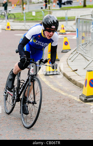 Belfast, 15/05/2012 - Fiona cuocere dal Leinster prendendo parte al Celtic Chrono Olympic pre-evento Foto Stock