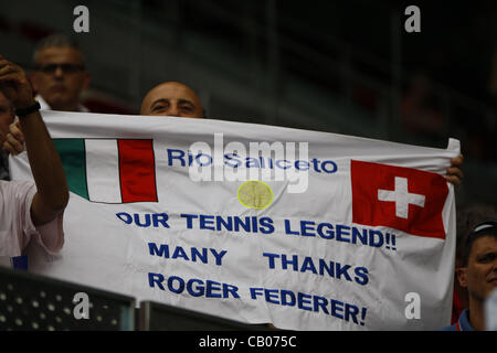 12 maggio 2012 - Madrid, Spagna - 12.05.2012 Madrid, Spagna. Roger Federer in azione contro Janko TIPSAREVIC durante la mens semi-finale, Mutua Madrid Open Tennis Tournament. (Credito Immagine: © Michael Cullen/ZUMAPRESS.com) Foto Stock