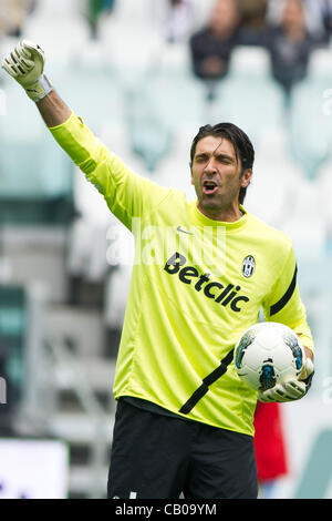 Gianluigi Buffon (Juventus), 13 maggio 2012 - Calcio : Italiano 'Serie A' match tra Juventus 3-1 Atalanta a Juventus Stadium di Torino, Italia. (Foto di Enrico Calderoni/AFLO SPORT) [0391] Foto Stock