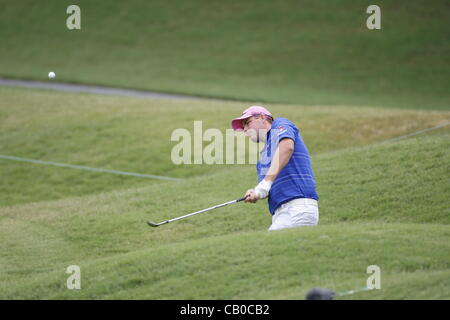 13.05.2012. Sawgrass N Carolina, Stati Uniti d'America. Marc Leishman chips al xi verde durante il round finale del campionato giocatori a TPC Sawgrass a Ponte Vedra Beach, FL. Foto Stock