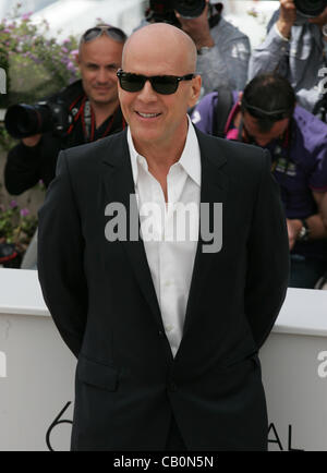 Cannes, Francia, 16/05/2012: Bruce Willis assiste il 'Moonrise unito" photocall durante il sessantacinquesimo annuale di Cannes Film Festival presso il Palais des Festivals. Foto Stock