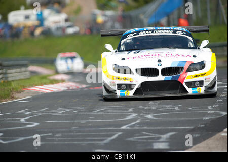 Uwe Ebertz (GER) / Stefan Kenntemich (GER) guida la #79 SP10-GT4 BMW M4 GT4 durante la pratica per il Nurburgring 24 ore di gara nei pressi di Nurburg, Germania il 17 maggio 2012. Foto: Matt Jacques Foto Stock