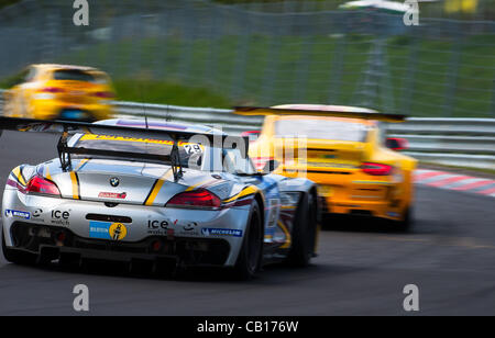 Bas Leinders (BEL) / Markus Palttala (BEL) / Maxime Martin (BEL) guida la #29 SP9-GT3 Marc VDS Racing Team BMW Z4 GT3 durante le qualifiche per il Nurburgring 24 ore di gara nei pressi di Nurburg, Germania il 18 maggio 2012. Foto: Matt Jacques Foto Stock