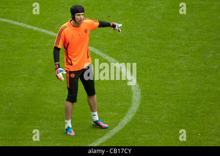 18/05/2012 Monaco di Baviera, Germania. Del Chelsea portiere ceco Petr Cech durante il Chelsea ufficiale di formazione per il 2012 Finale di UEFA Champions League ha suonato presso lo stadio Allianz Arena di Monaco di Baviera credito obbligatorio Mitchell Gunn. Foto Stock