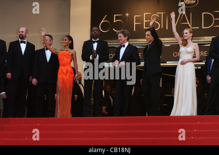 18 maggio 2012 - Cannes, Francia - CANNES, Francia - 18 Maggio: (L-R) attori Jada Pinkett Smith, Chris Rock, Martin Short, Ben Stiller e Jessica Chastain frequentare il 'Madagascar 3: Europa's Most Wanted' Premiere durante il sessantacinquesimo annuale di Cannes Film Festival presso il Palais des Festivals il 18 maggio 2012 a Cannes, Foto Stock