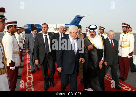 Gen 24, 2008 - Agenda di Doha, Doha, Qatar - il Presidente Palestinese, Mahmoud Abbas (Abu Mazen) arriva a Doha, in Qatar, il 19 maggio 2012 (credito Immagine: © Thaer Ganaim APA/images/ZUMAPRESS.com) Foto Stock