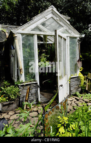 In scena parzialmente serra abbandonati al RHS Chelsea Flower Show 2012 - Londra - Regno Unito Foto Stock