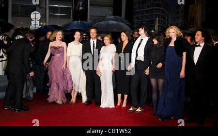 Il cast del film "Confessioni di un figlio del secolo' compresi Pete Doherty (cantante) e Lily Cole (modello) presso gli arrivi per il film "Jagten (la caccia) " sessantacinquesimo Cannes Film Festival 2012 Palais des Festival di Cannes, Francia domenica 20 maggio 2012 Foto Stock