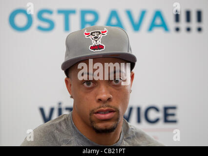 Velocista americano Wallace Spearmon è visto in occasione di una conferenza stampa prima della IAAF World Challenge Golden Spike meeting di atletica a Ostrava, Repubblica Ceca, Martedì 22 Maggio, 2012. (CTK foto/Petr Sznapka) Foto Stock